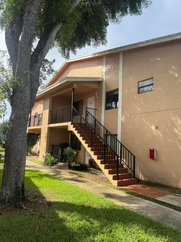 $2,390 | 6031 10th Avenue North, Unit 217, Greenacres, FL 33463