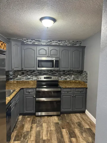 $2,390 | 6031 10th Avenue North, Unit 217, Greenacres, FL 33463