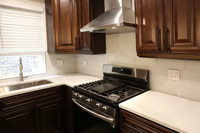 $629,900 | 6243 West Byron Street, Chicago, IL 60634