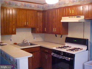213 Spring Valley Road Darby, PA 19023 - Photo 2 of 4