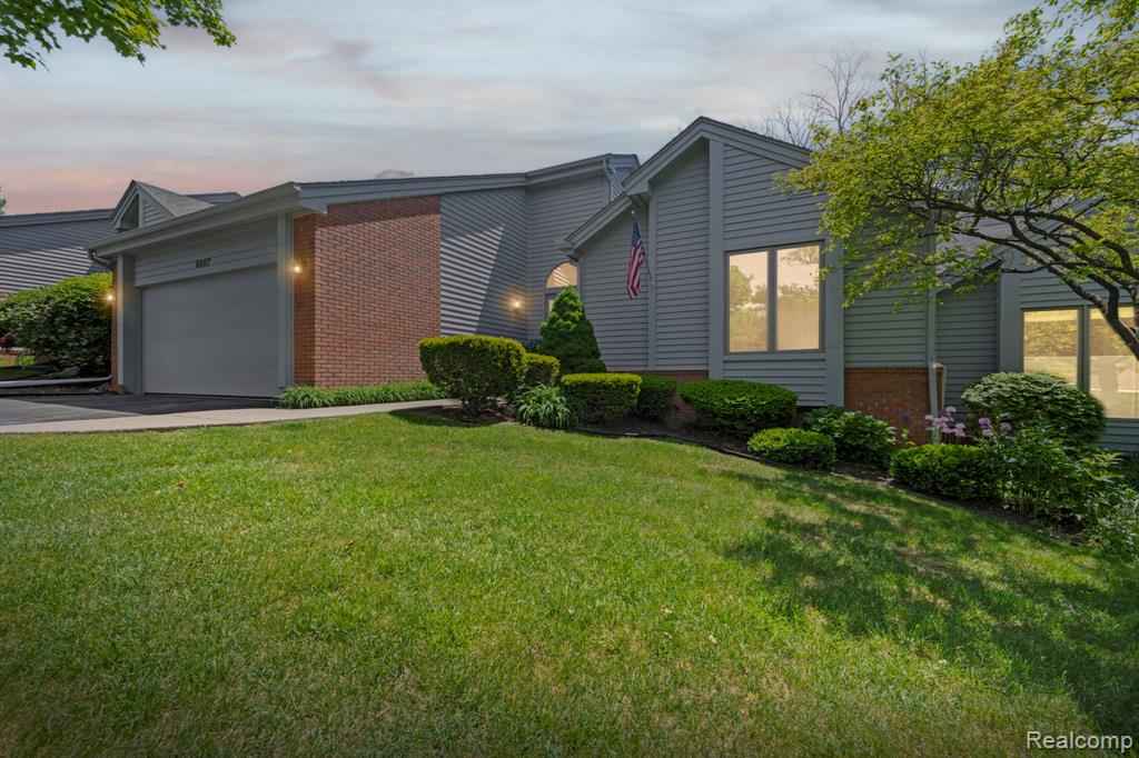 6687 Ridgeview Drive Clarkston, MI 48346 - Photo 3 of 41