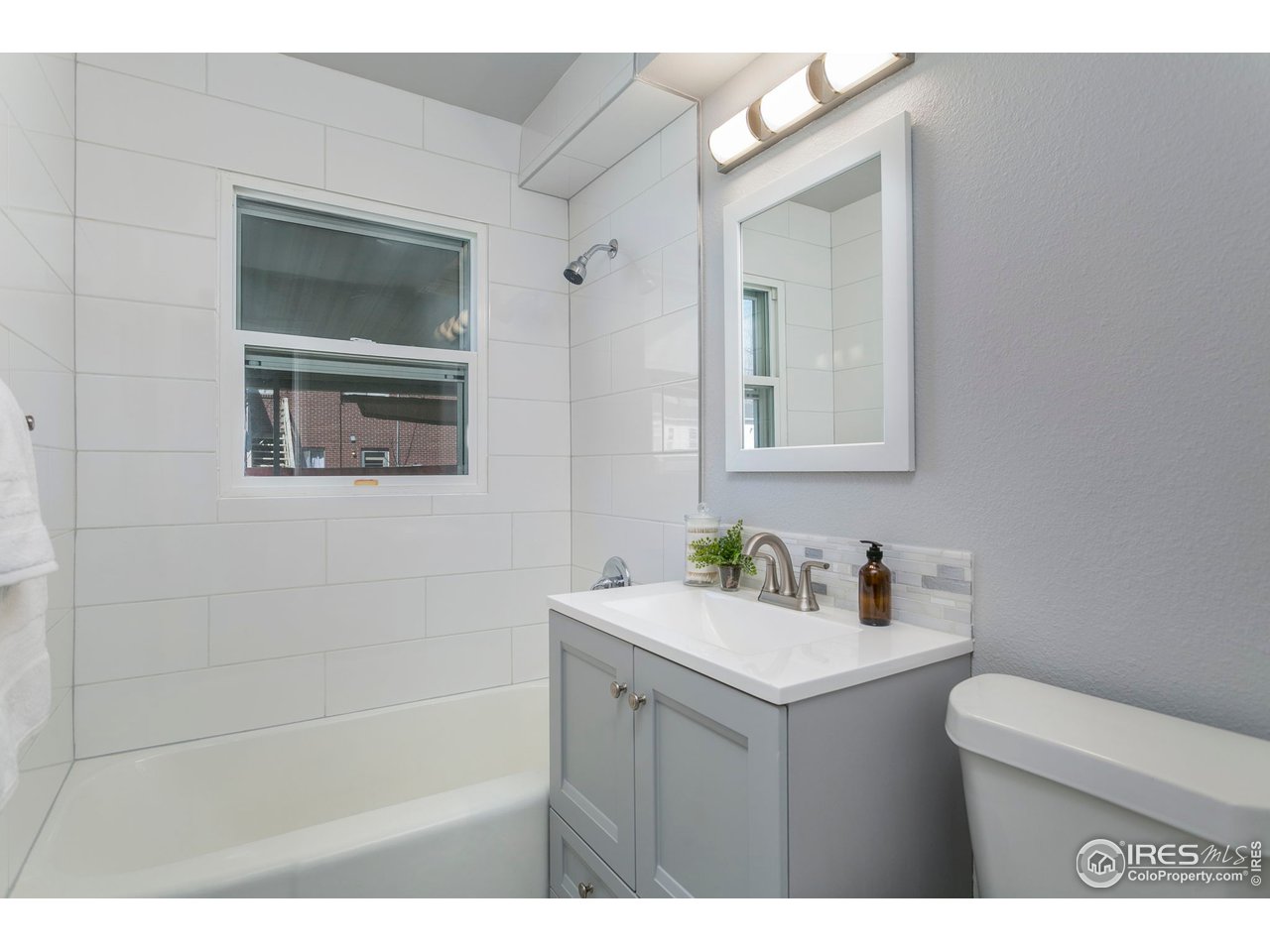1709 Montview Road Greeley, CO 80631 - Photo 7 of 22 Main Floor Bath