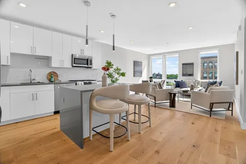 $899,000 | 420 West Broadway, Unit 409, Boston, MA 02127