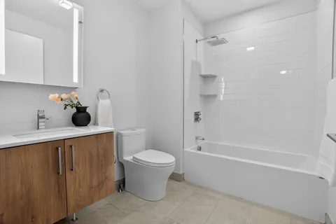 $899,000 | 420 West Broadway, Unit 409, Boston, MA 02127