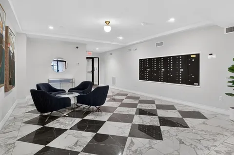 $899,000 | 420 West Broadway, Unit 409, Boston, MA 02127