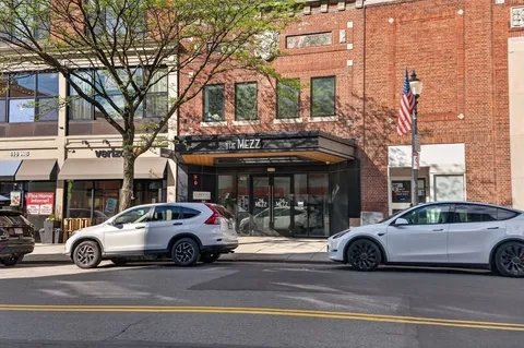 $899,000 | 420 West Broadway, Unit 409, Boston, MA 02127