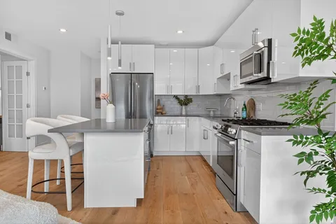 $899,000 | 420 West Broadway, Unit 409, Boston, MA 02127