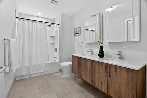 $899,000 | 420 West Broadway, Unit 409, Boston, MA 02127