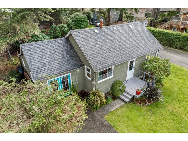 $729,000 | 207 East Van Buren, Cannon Beach, OR 97110