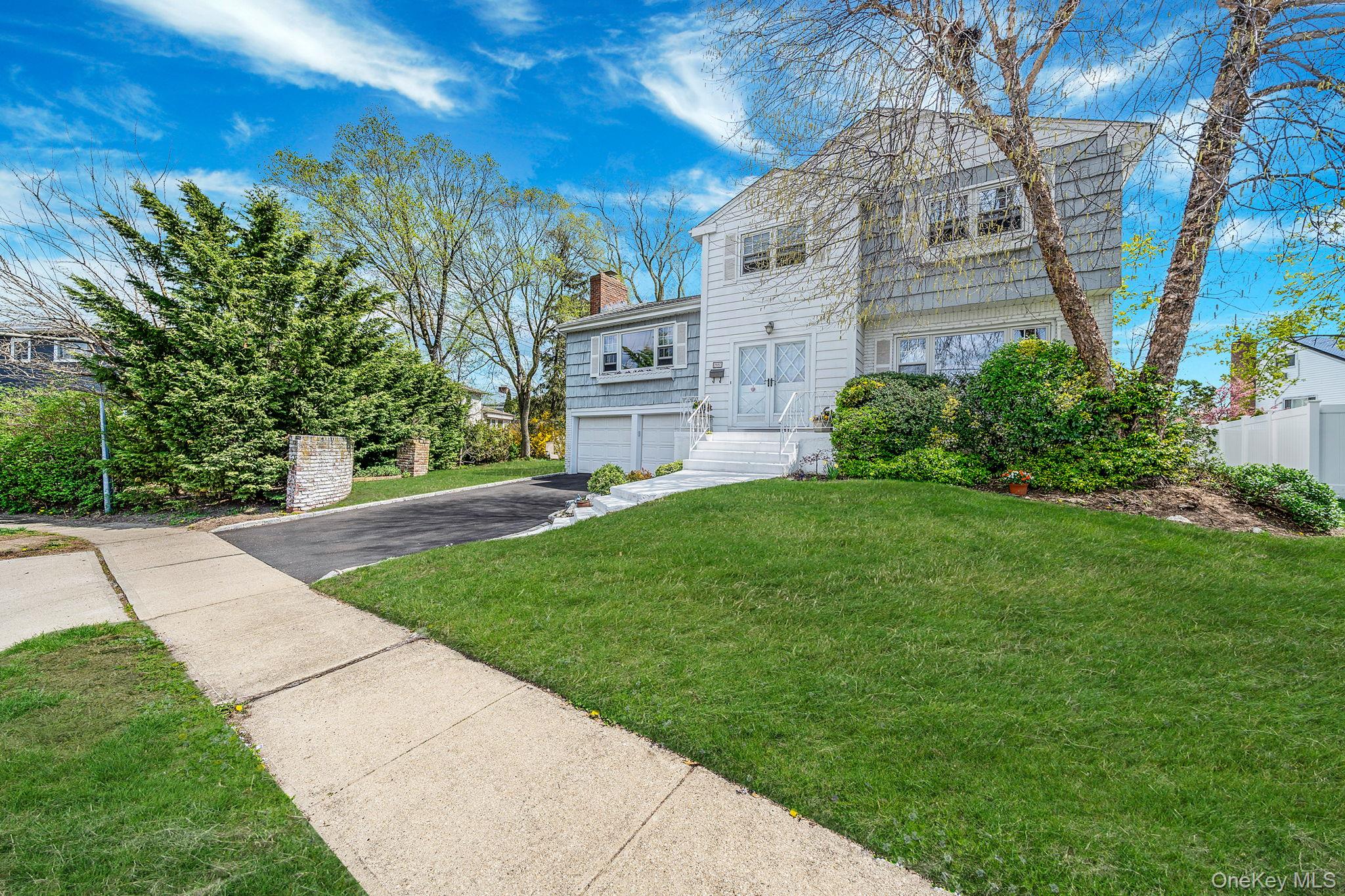 2897 Wynsum Avenue Merrick, NY 11566 - Photo 3 of 31