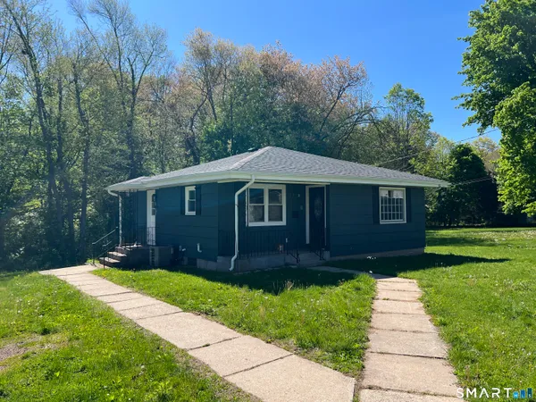$325,000 | 270 R East Street, Plainville, CT 06062