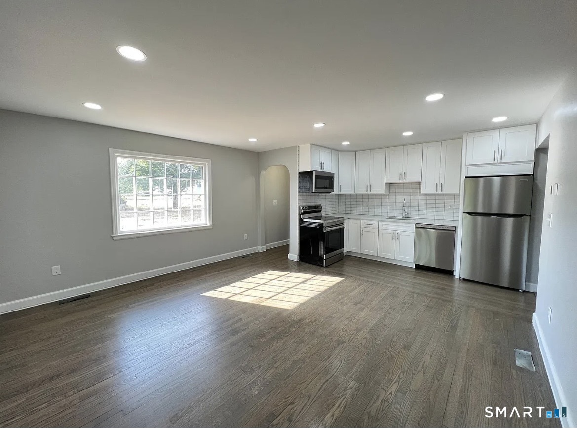 270 R East Street Plainville, CT 06062 - Photo 12 of 34 Open Concept!