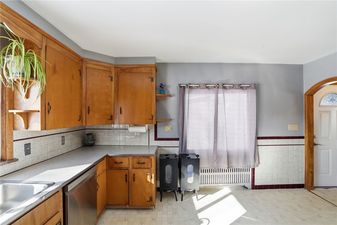 48 Rowley Street Providence, RI 02909 - Photo 13 of 42