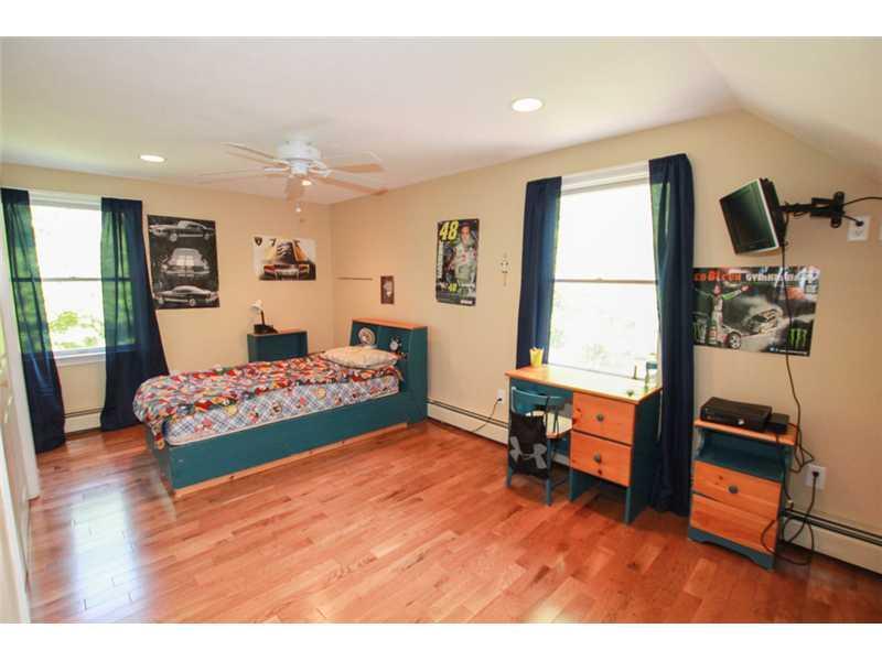 24 Old Orchard Road Gorham, ME 04038 - Photo 18 of 32 Bedroom.