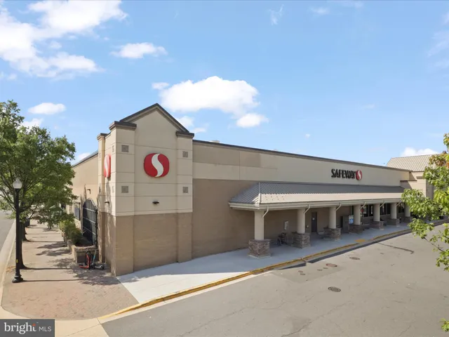 a view of house with a outdoor space