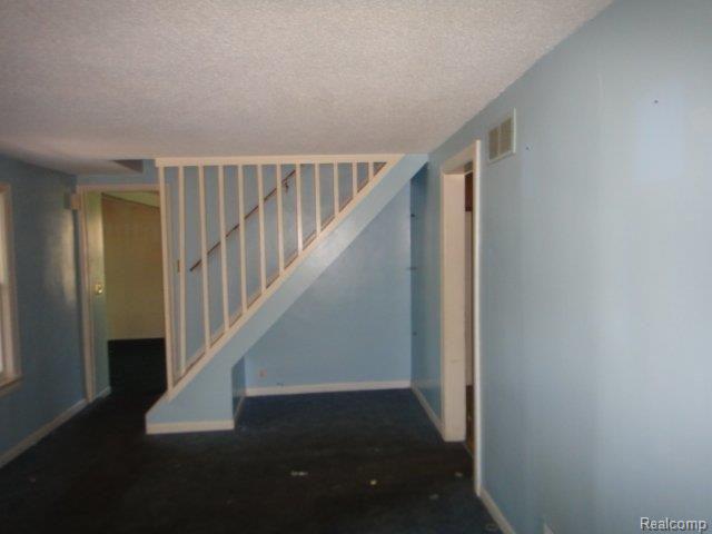 2800 Gerald Avenue Rochester, MI 48307 - Photo 3 of 10 DSC03932.JPG