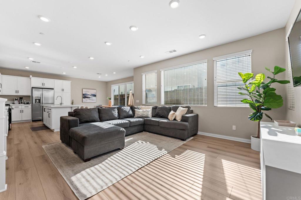 1775 Whitmore Loop Chula Vista, CA 91913 - Photo 6 of 59