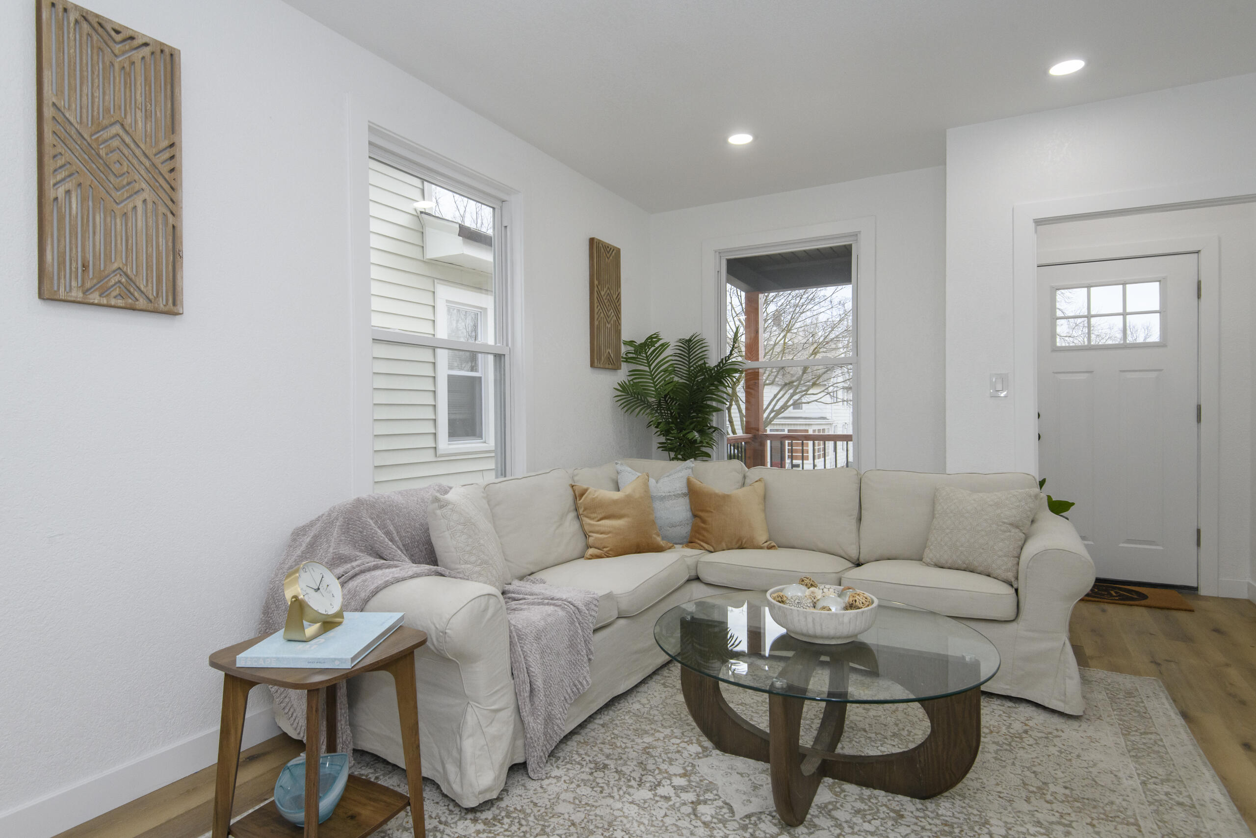 300 East Rosedale Avenue Milwaukee, WI 53207 - Photo 8 of 56 300 E Rosedale-11