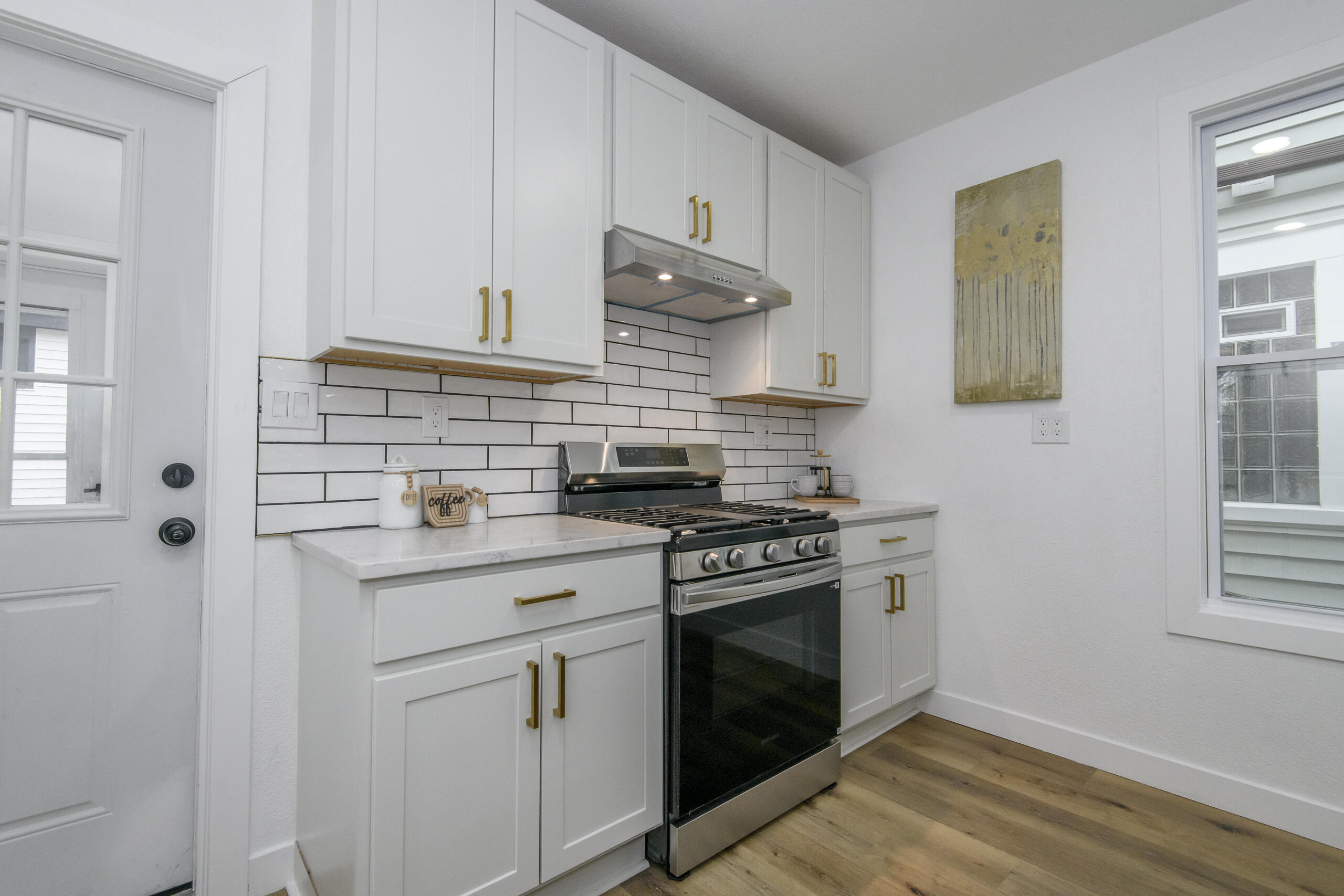 300 East Rosedale Avenue Milwaukee, WI 53207 - Photo 14 of 56 300 E Rosedale-17