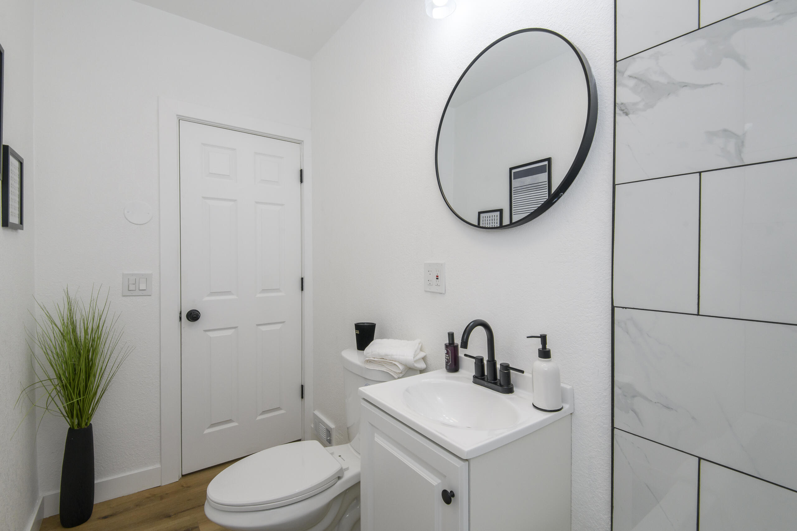 300 East Rosedale Avenue Milwaukee, WI 53207 - Photo 16 of 56 300 E Rosedale-19