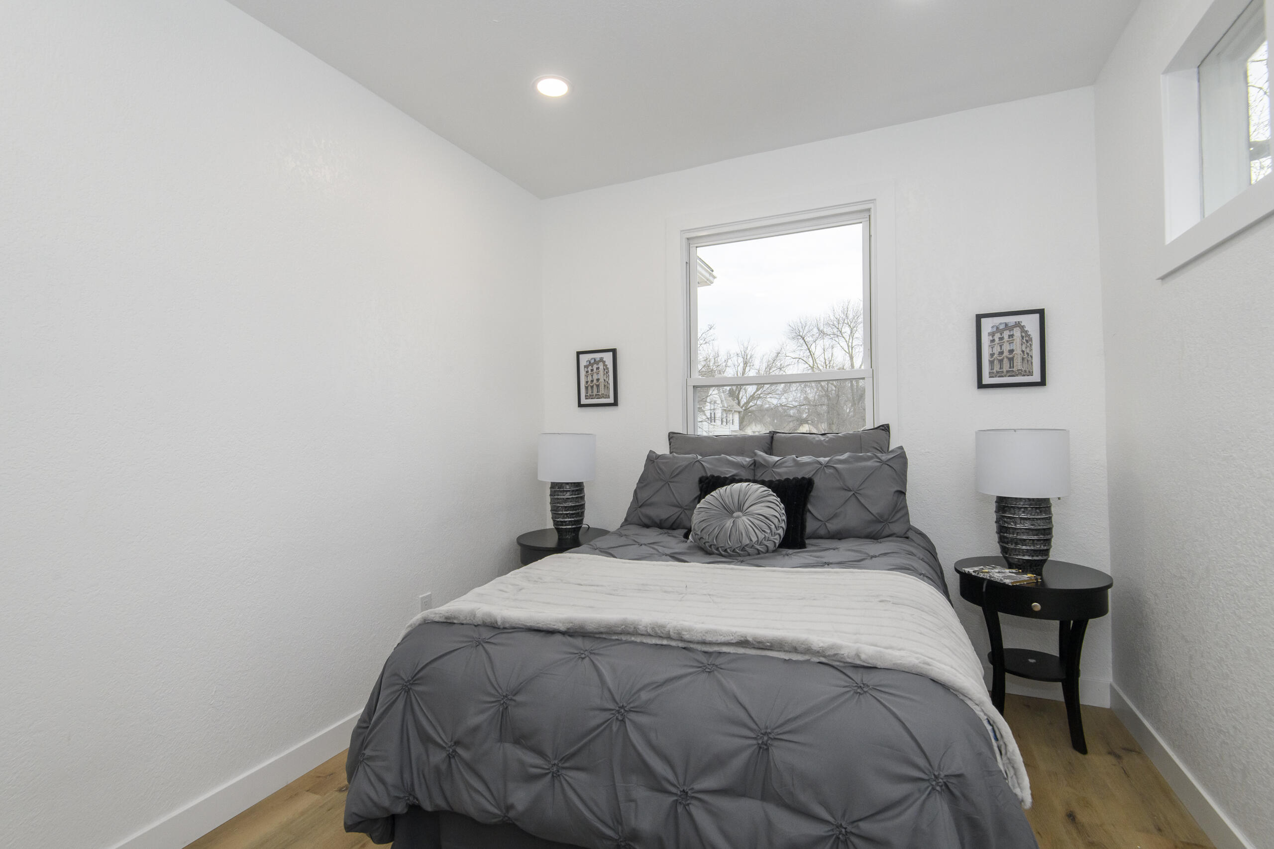 300 East Rosedale Avenue Milwaukee, WI 53207 - Photo 21 of 56 300 E Rosedale-24