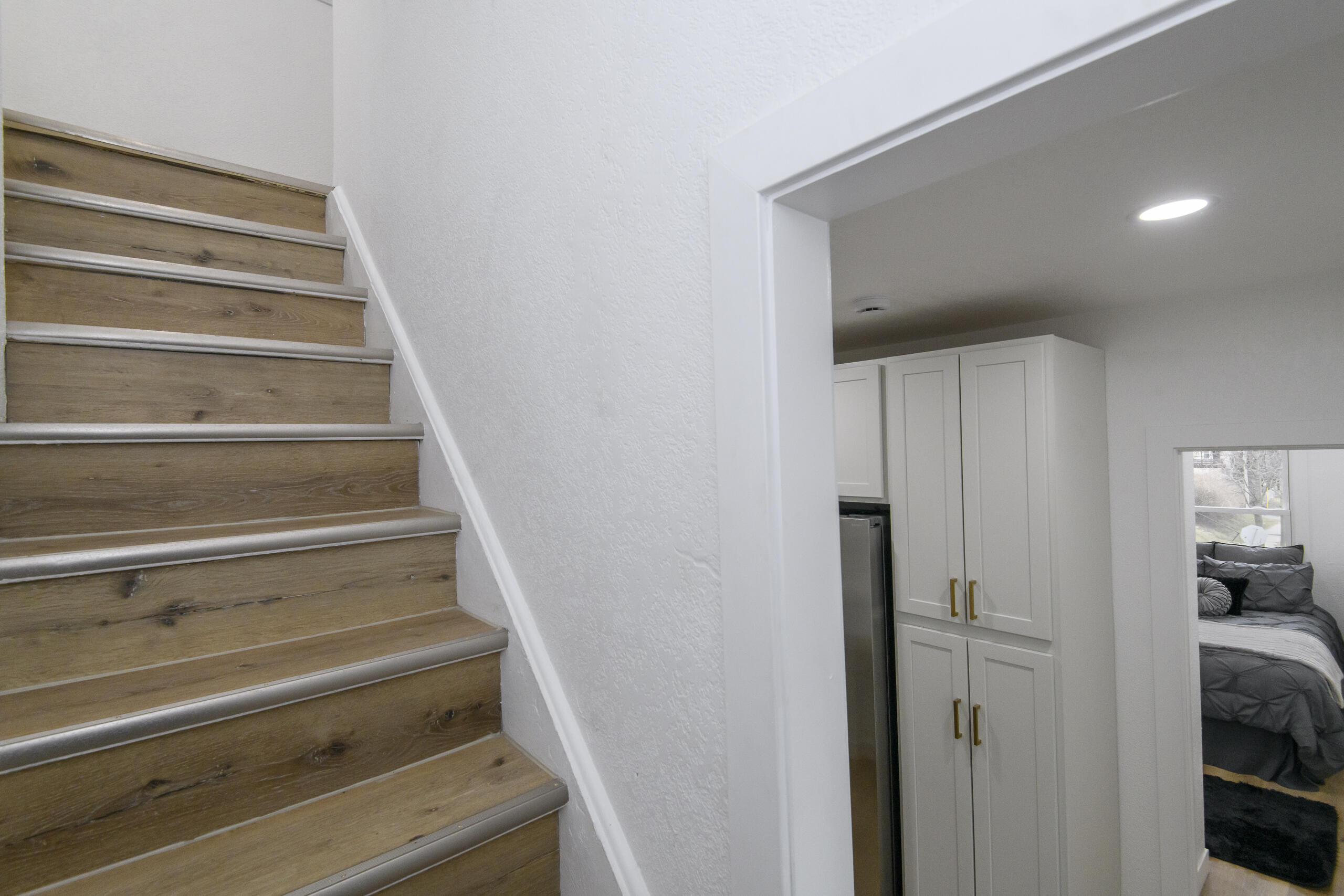 300 East Rosedale Avenue Milwaukee, WI 53207 - Photo 23 of 56 300 E Rosedale-26