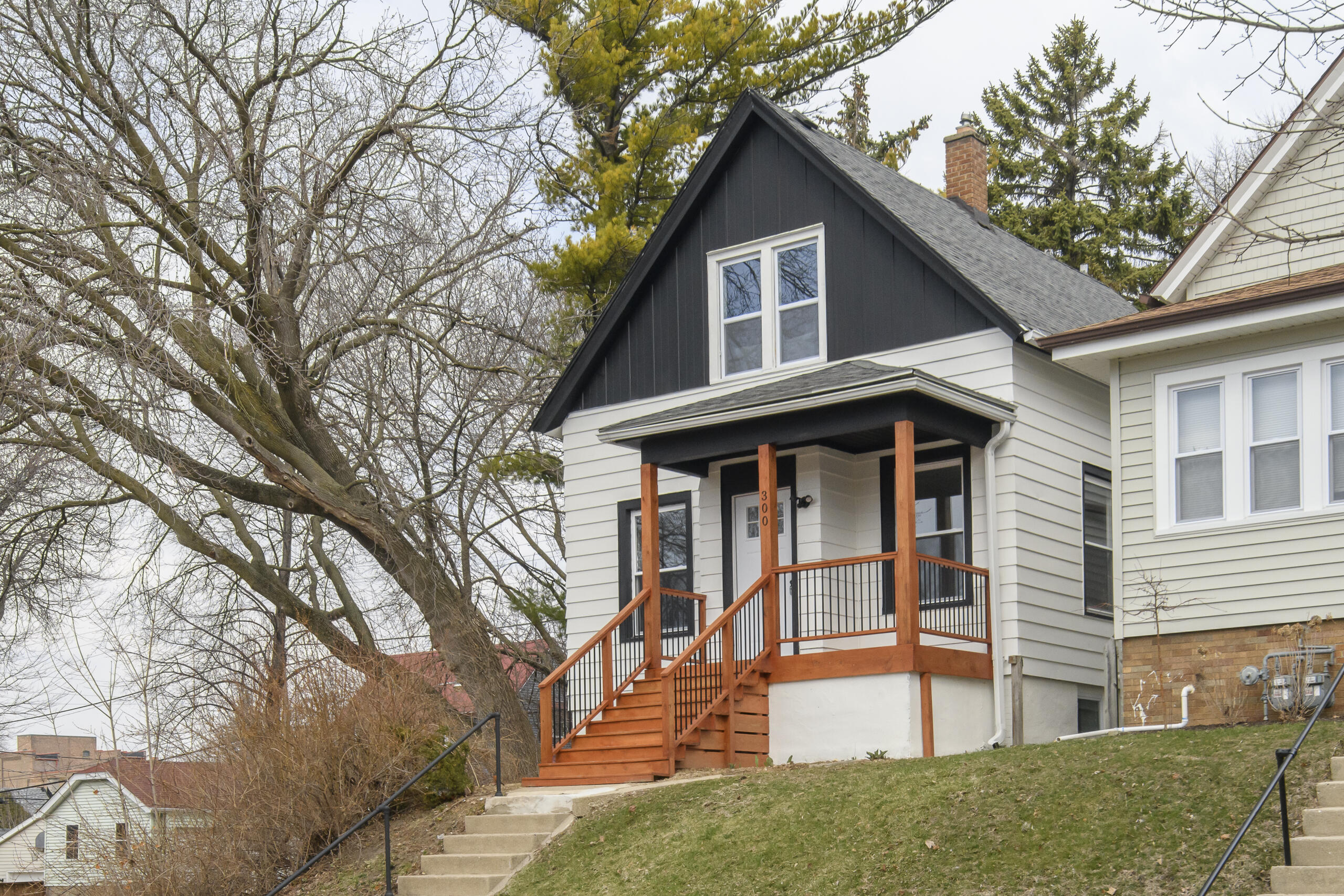 300 East Rosedale Avenue Milwaukee, WI 53207 - Photo 2 of 56 300 E Rosedale-1