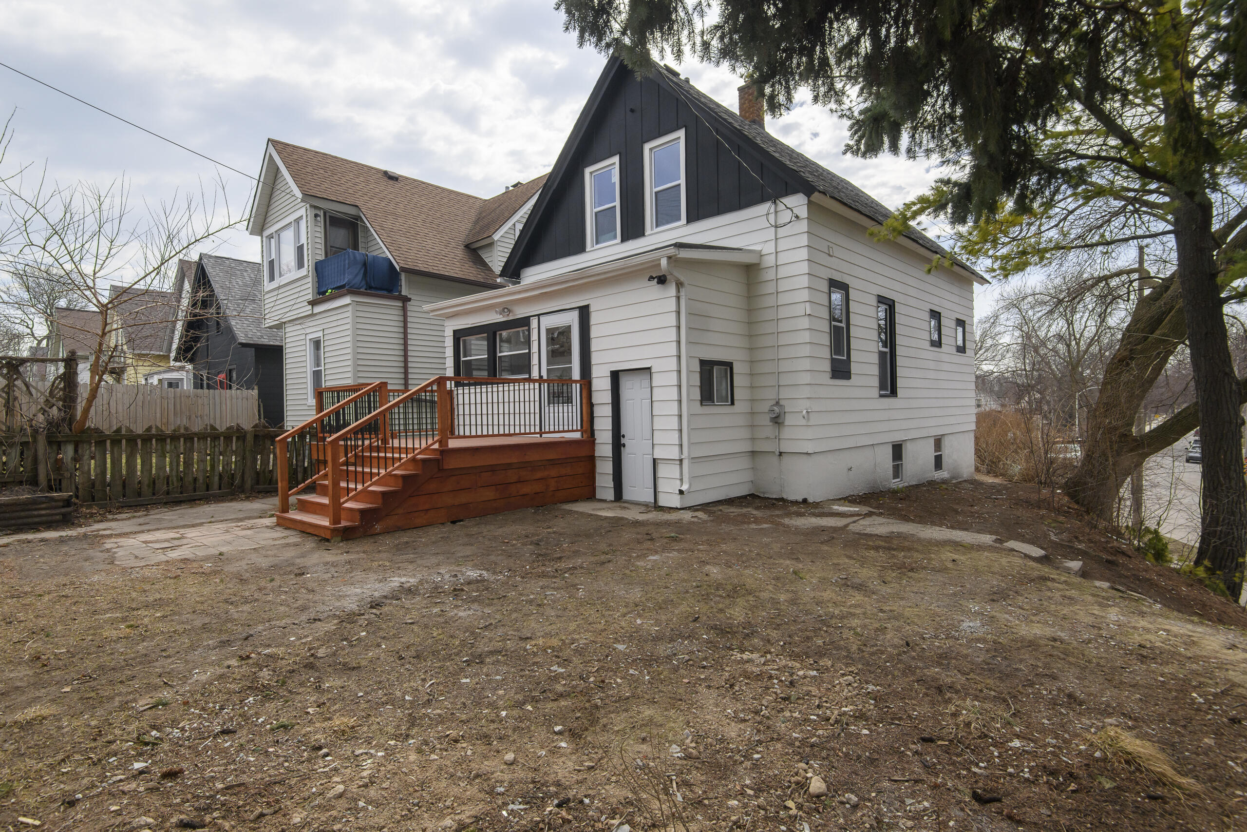 300 East Rosedale Avenue Milwaukee, WI 53207 - Photo 40 of 56 300 E Rosedale-8
