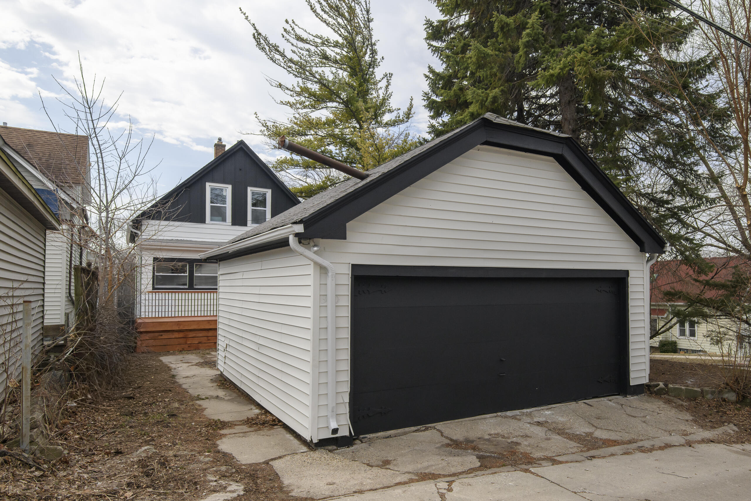 300 East Rosedale Avenue Milwaukee, WI 53207 - Photo 43 of 56 300 E Rosedale-7