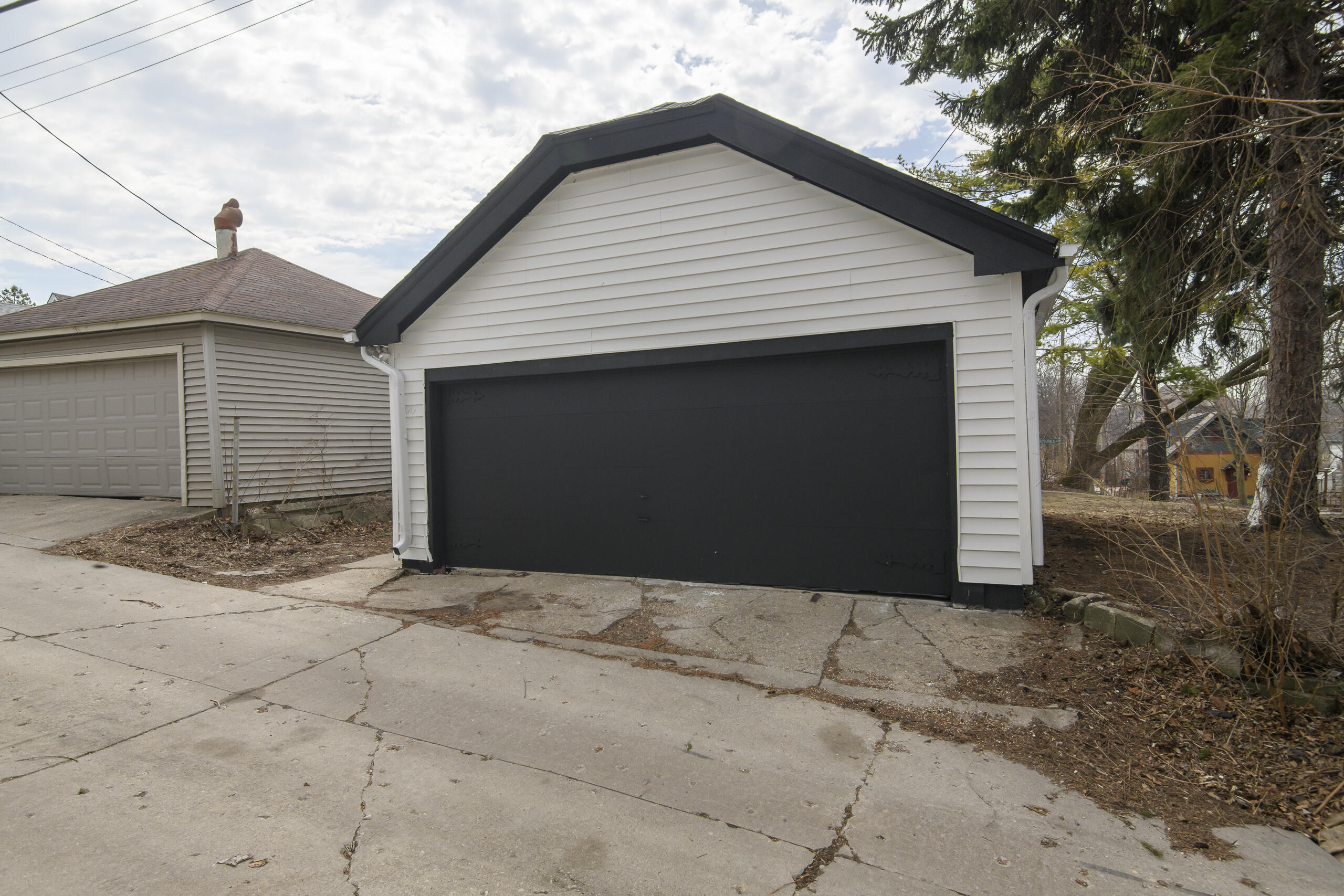 300 East Rosedale Avenue Milwaukee, WI 53207 - Photo 44 of 56 300 E Rosedale-6