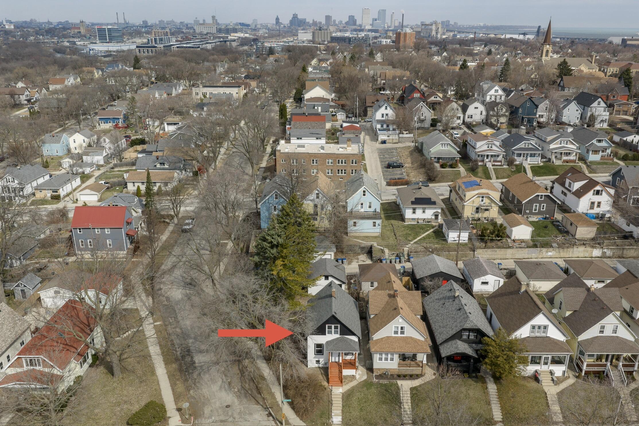 300 East Rosedale Avenue Milwaukee, WI 53207 - Photo 47 of 56 300 E Rosedale-44