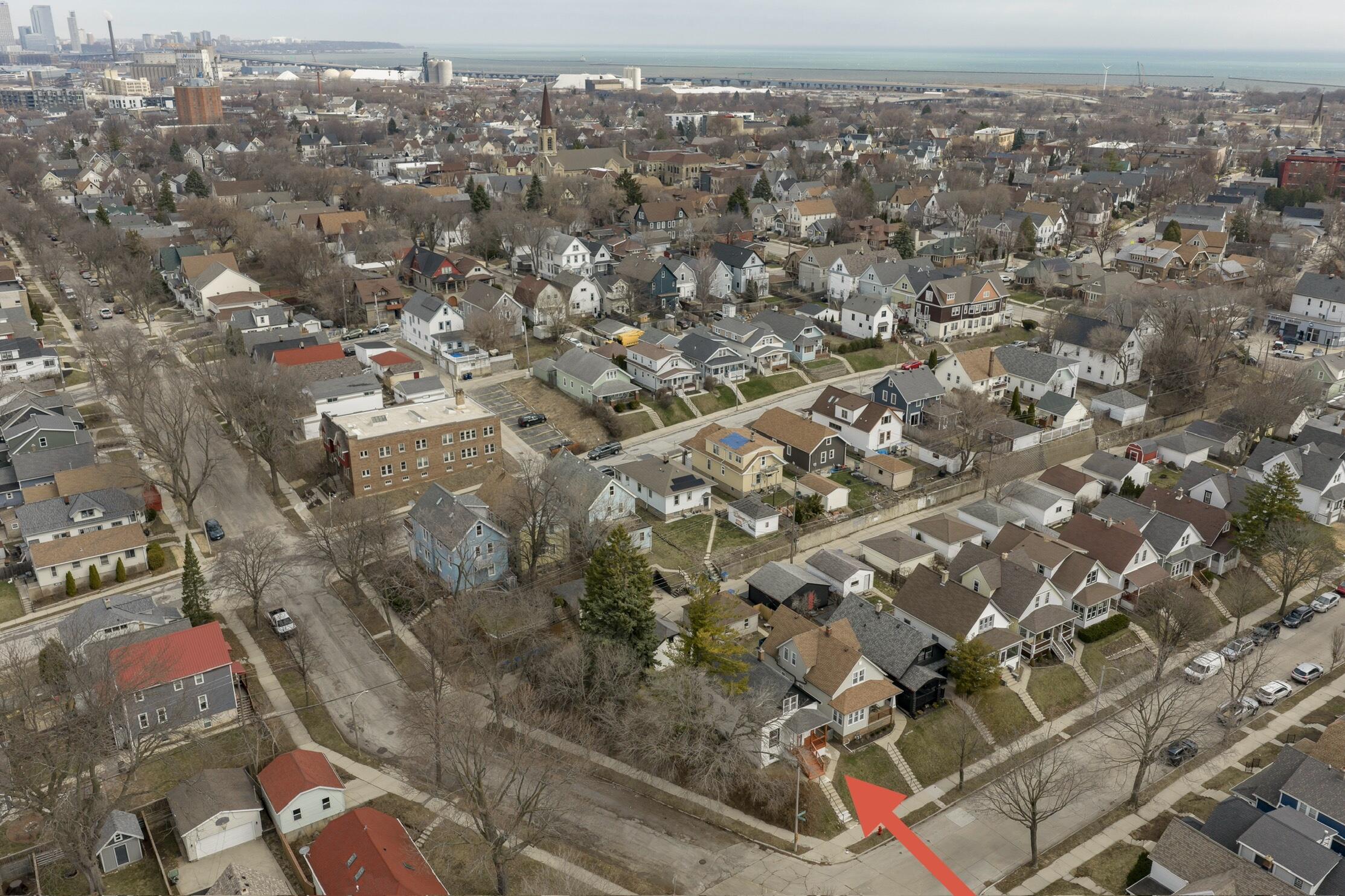 300 East Rosedale Avenue Milwaukee, WI 53207 - Photo 52 of 56 300 E Rosedale-45