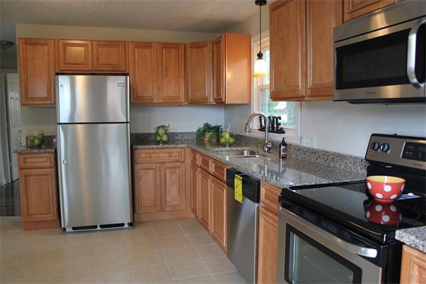 203 Santa Barbara Street Springfield, MA 01104 - Photo 3 of 28