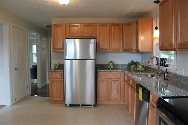 203 Santa Barbara Street Springfield, MA 01104 - Photo 4 of 28