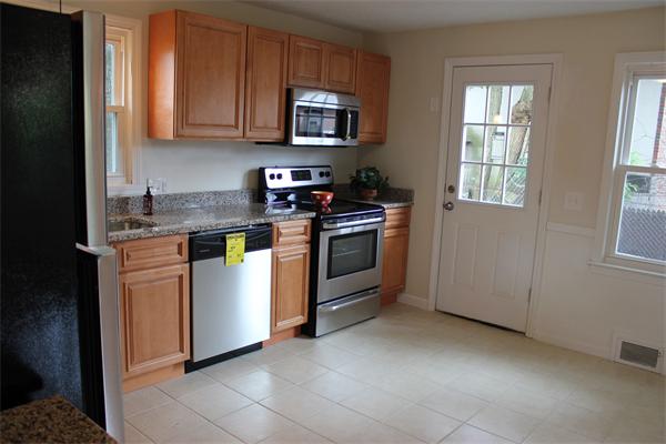 203 Santa Barbara Street Springfield, MA 01104 - Photo 8 of 28