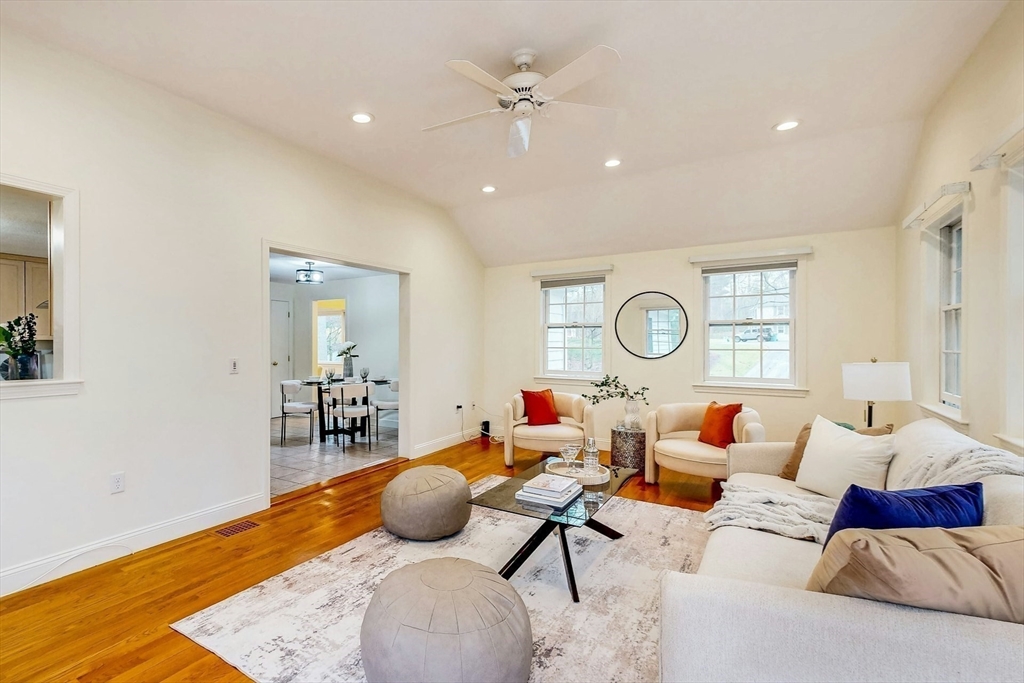19 Hickory Hill Road Wayland, MA 01778 - Photo 12 of 32 Gallery Image 12