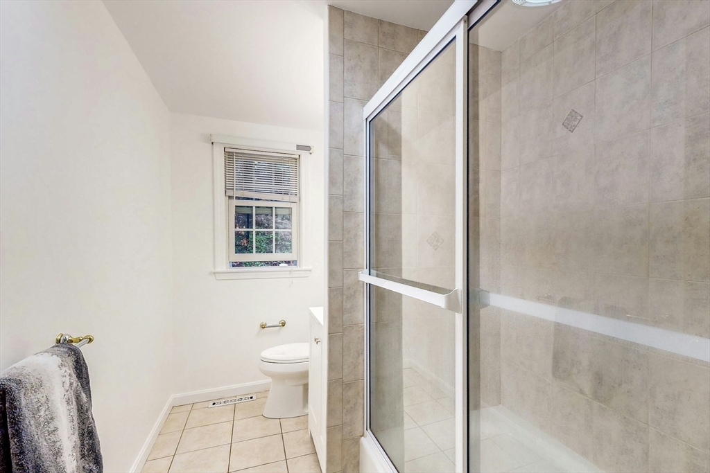 19 Hickory Hill Road Wayland, MA 01778 - Photo 18 of 32 Gallery Image 18