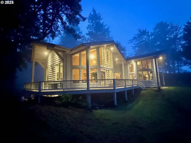 $2,350,000 | 31640 Spruce Drive, Gold Beach, OR 97444