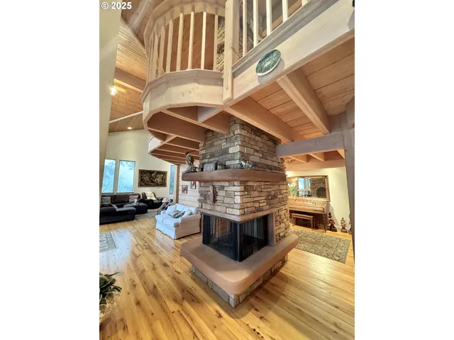 $2,350,000 | 31640 Spruce Drive, Gold Beach, OR 97444