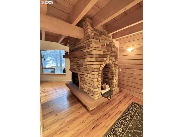 $2,350,000 | 31640 Spruce Drive, Gold Beach, OR 97444