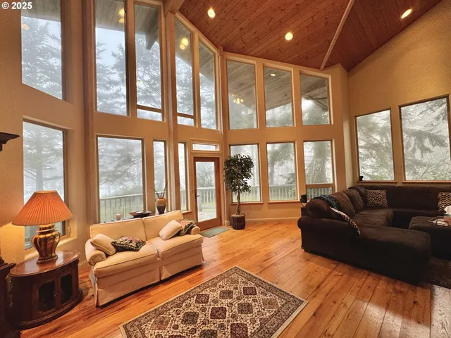 $2,350,000 | 31640 Spruce Drive, Gold Beach, OR 97444