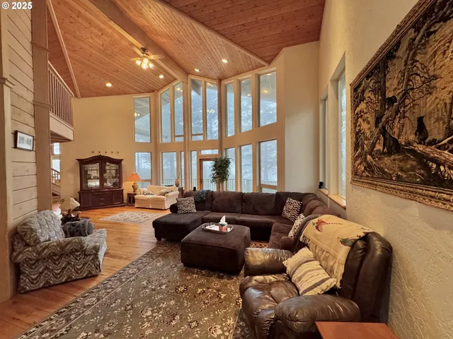 $2,350,000 | 31640 Spruce Drive, Gold Beach, OR 97444