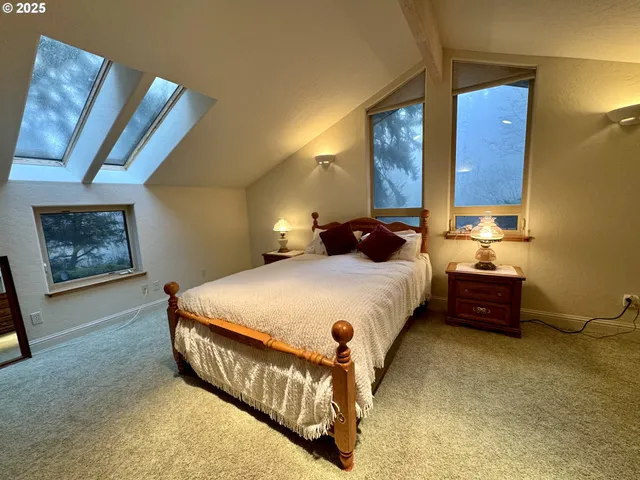 $2,350,000 | 31640 Spruce Drive, Gold Beach, OR 97444