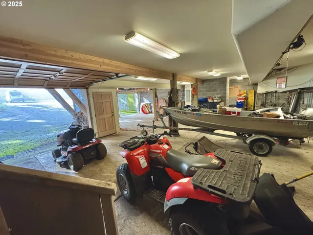 $2,350,000 | 31640 Spruce Drive, Gold Beach, OR 97444