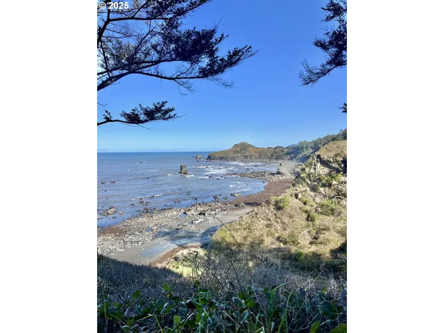 $2,350,000 | 31640 Spruce Drive, Gold Beach, OR 97444