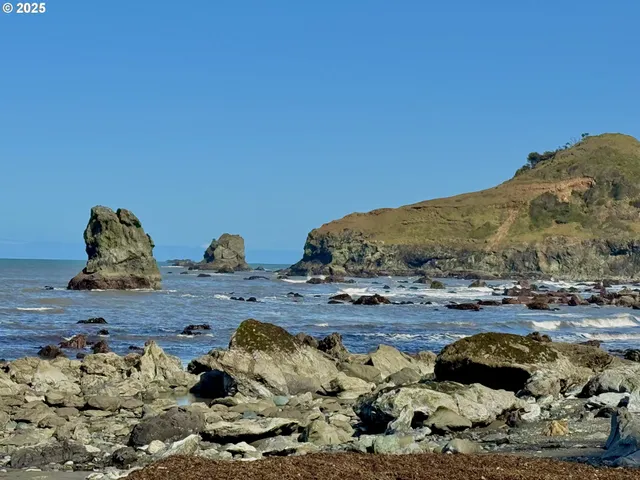 $2,350,000 | 31640 Spruce Drive, Gold Beach, OR 97444