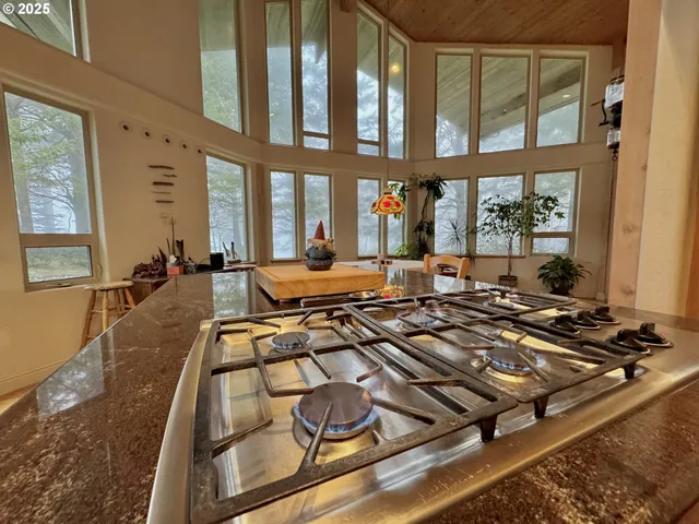 $2,350,000 | 31640 Spruce Drive, Gold Beach, OR 97444