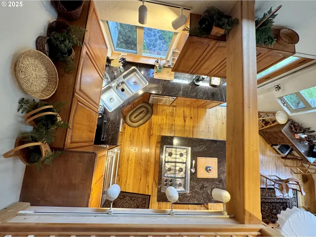 $2,350,000 | 31640 Spruce Drive, Gold Beach, OR 97444