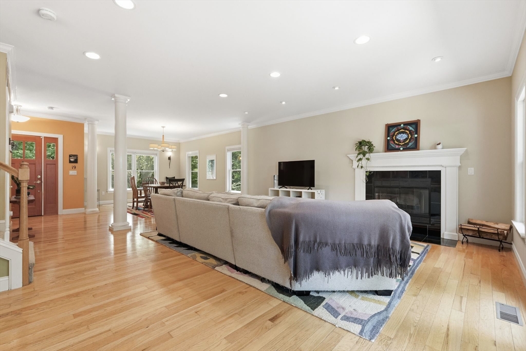 757 Park Hill Road Northampton, MA 01062 - Photo 6 of 42