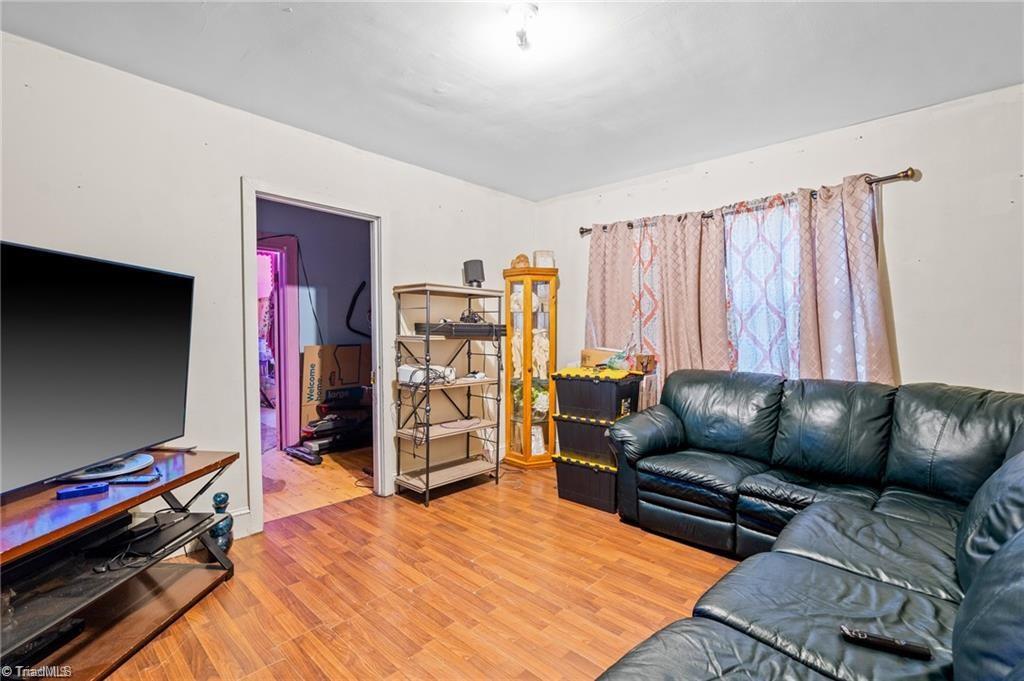 911 West English Road High Point, NC 27262 - Photo 4 of 20 Gallery Image 4